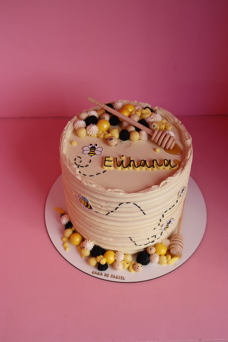 CHIQUITO - three layer cake(SERVES 15/18)