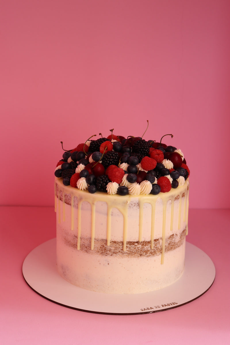 CHIQUITO - three layer cake(SERVES 15/18)