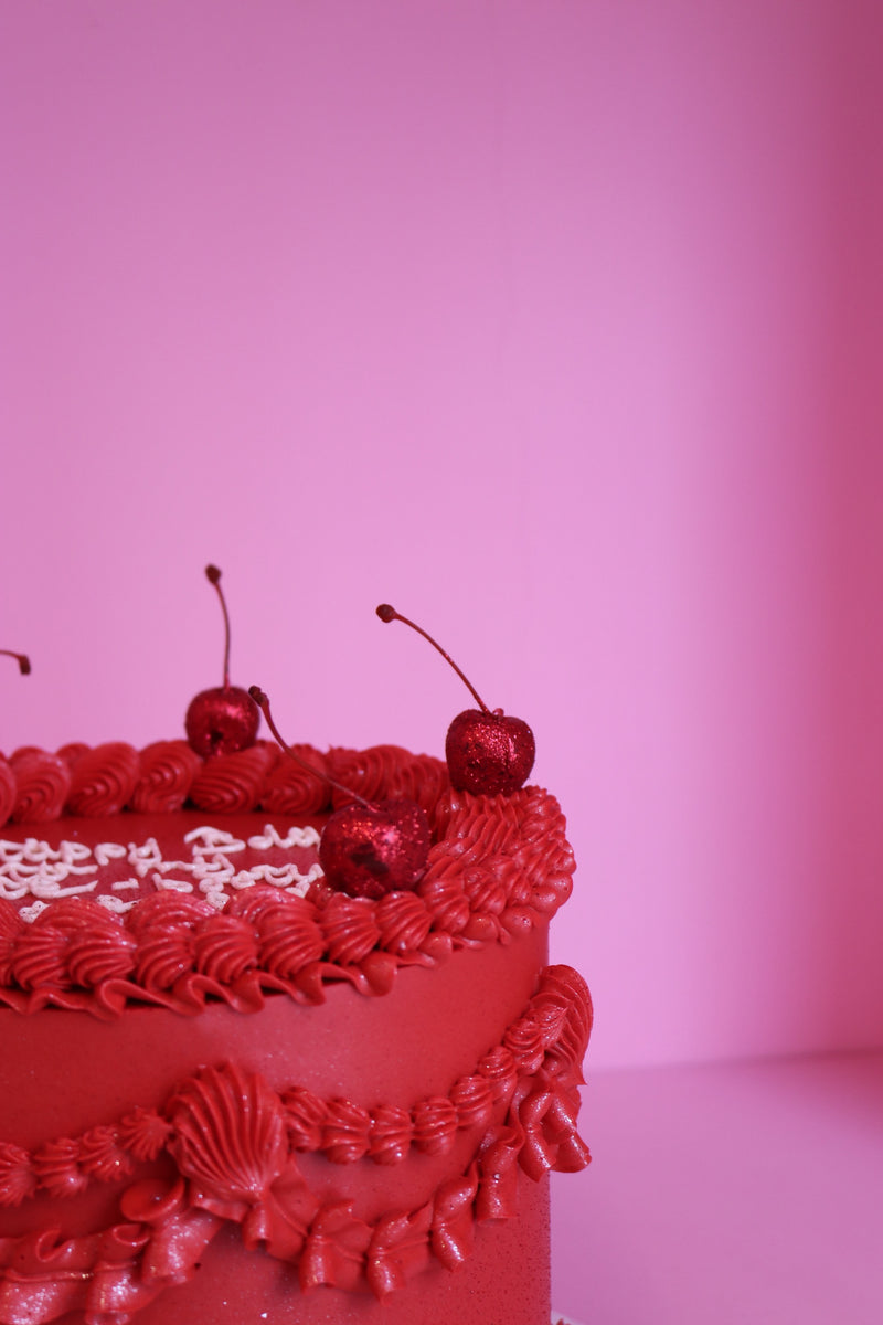 CHIQUITO - three layer cake(SERVES 15/18)