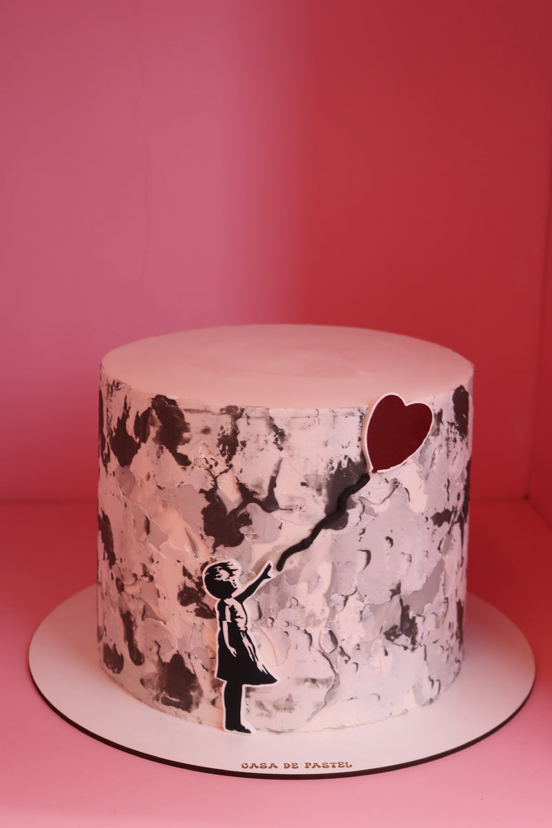REGULAR - three layer cake(SERVES UP TO 20)