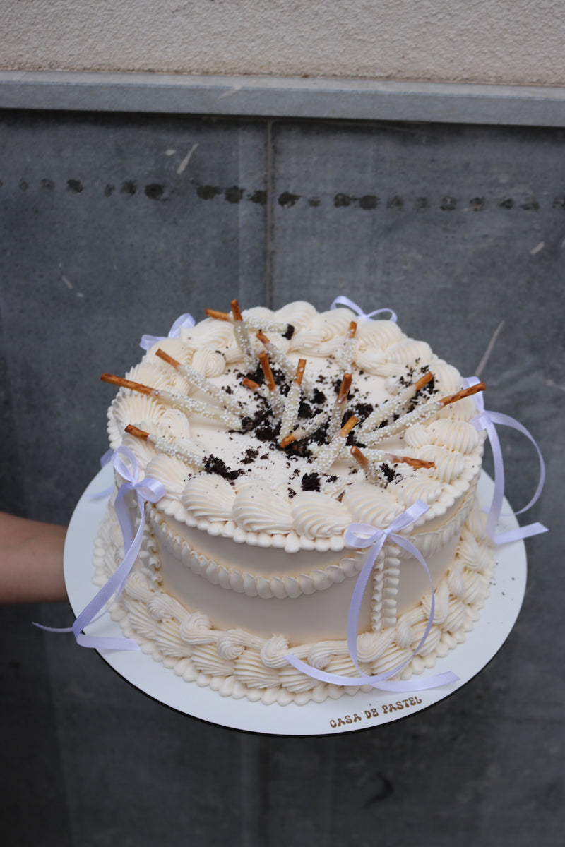 REGULAR - two layer cake (SERVES 15)