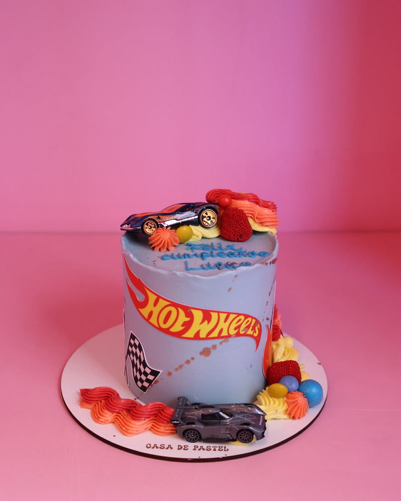 Hot Wheels cake