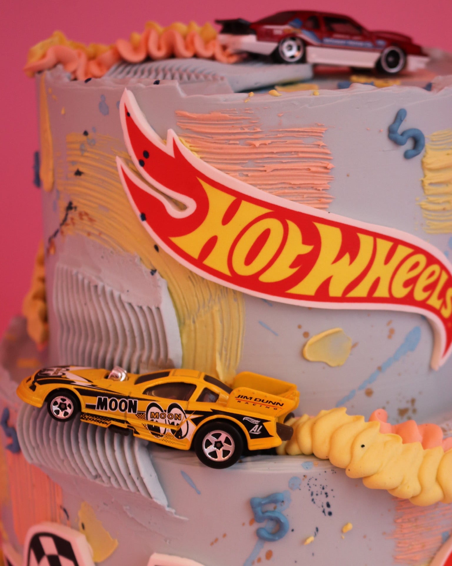 Hot Wheels cake