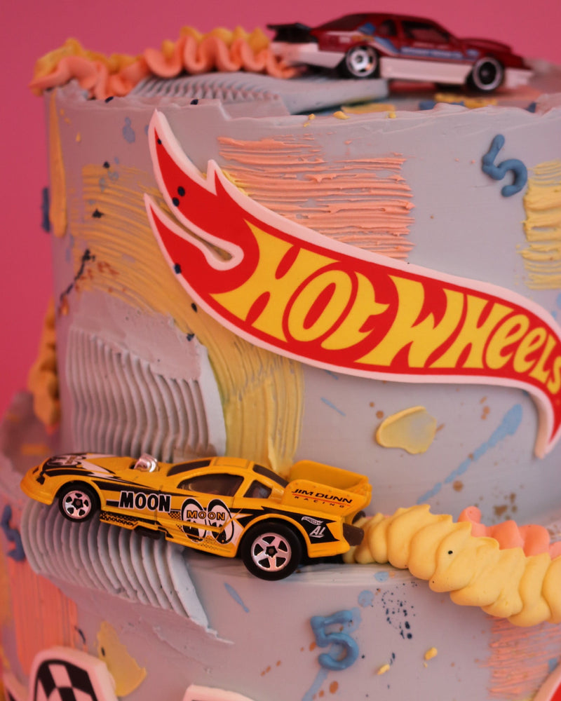 Hot Wheels cake