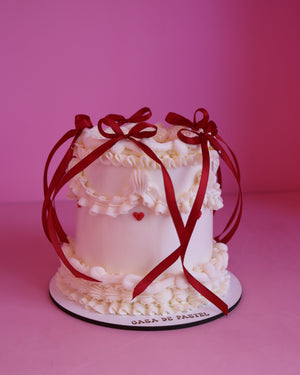 Vintage cake with bows